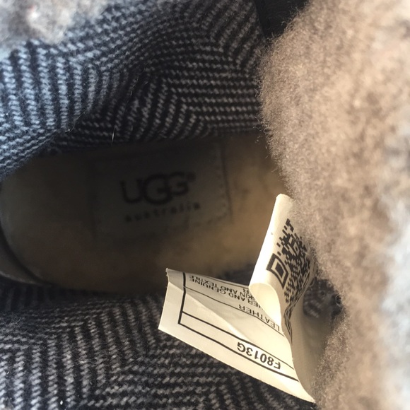 Ugg Zea Booties wedge lace up size 7 fur collar - Picture 8 of 8